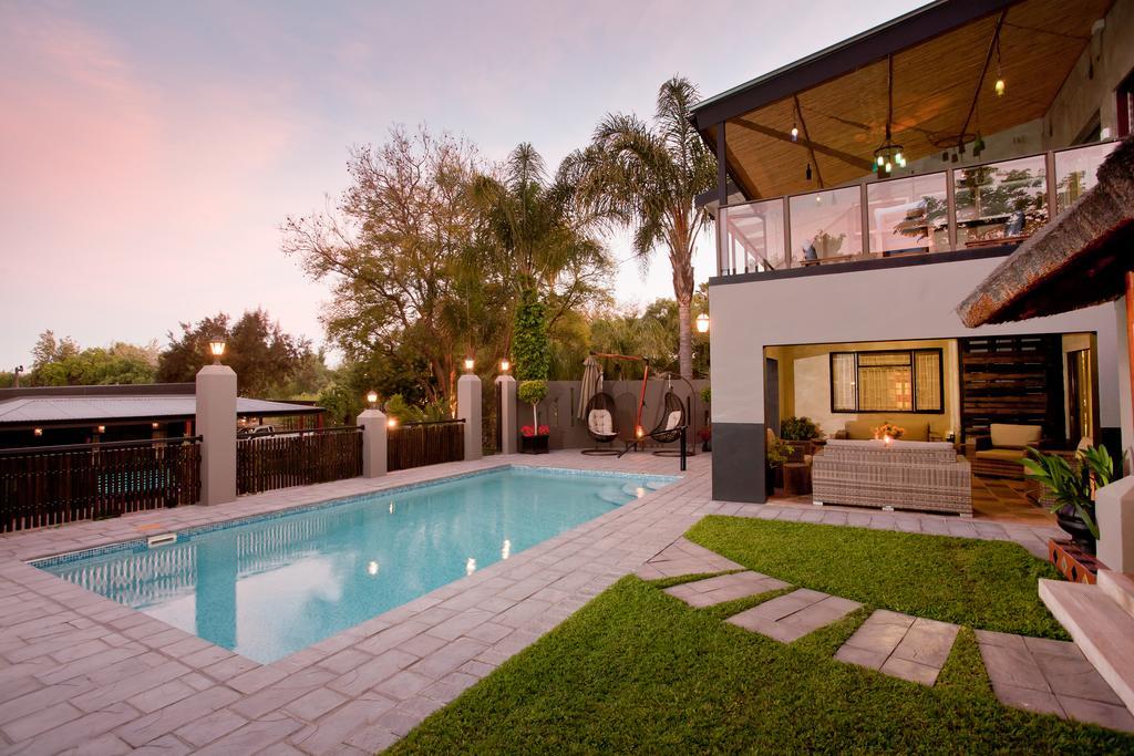 Miles B&B Guest House Oudtshoorn Bagian luar foto