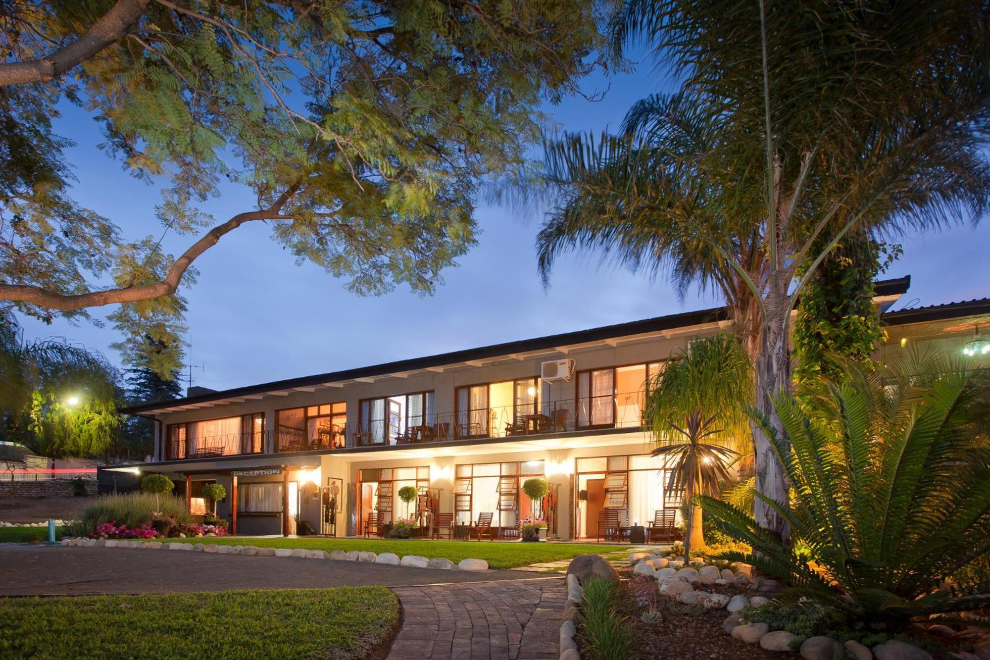 Miles B&B Guest House Oudtshoorn Bagian luar foto