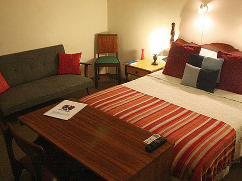 Miles B&B Guest House Oudtshoorn Bagian luar foto