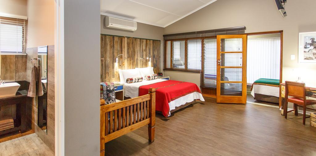 Miles B&B Guest House Oudtshoorn Bagian luar foto