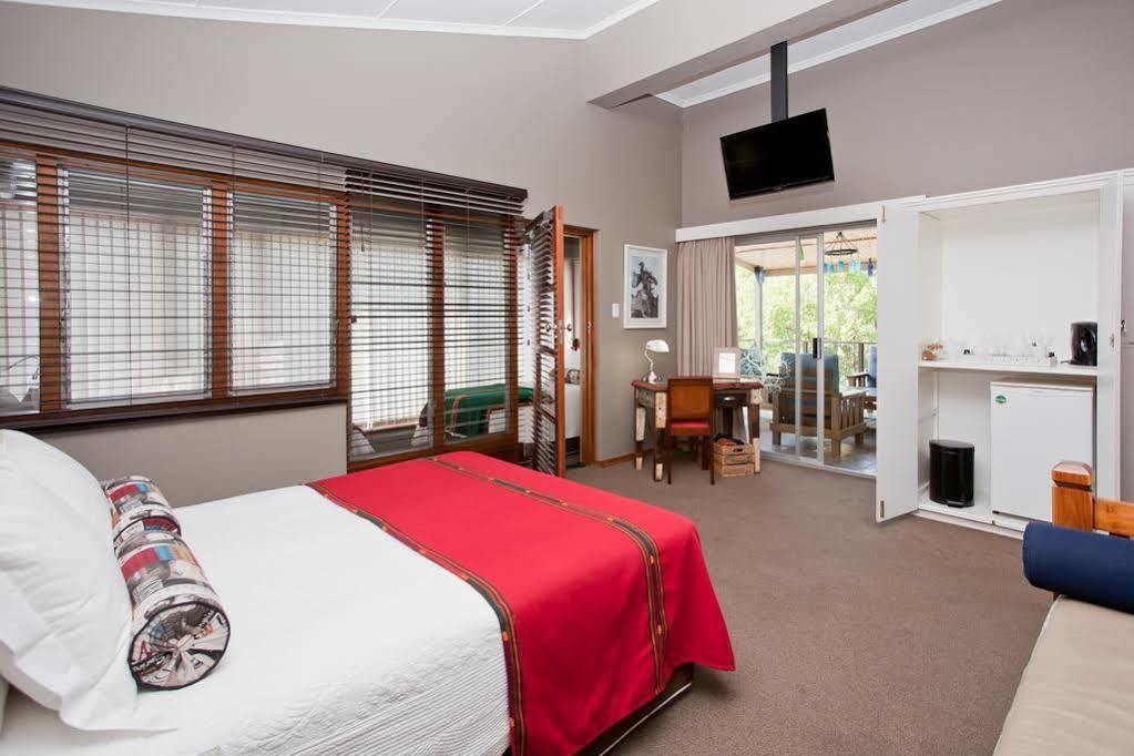Miles B&B Guest House Oudtshoorn Bagian luar foto